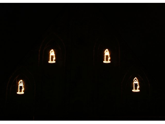 Jõuluküünlad Pirital Kloostris .