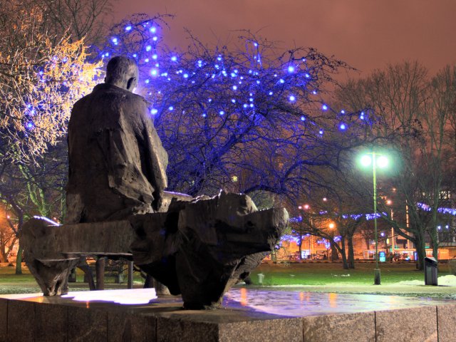 Tammsaar paneb tule põlema