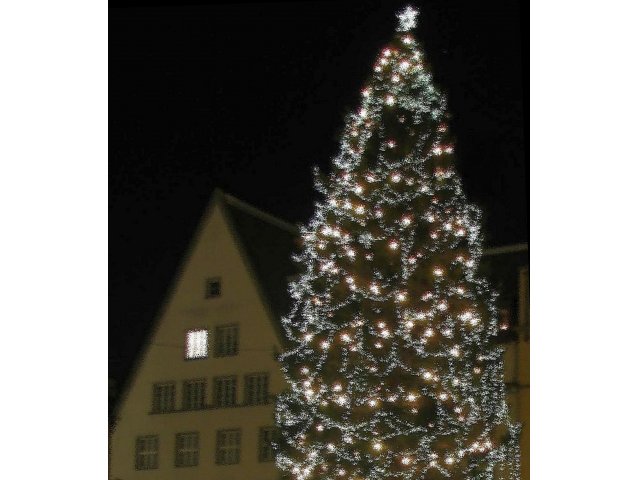 Valgus aknas - lootus südames...